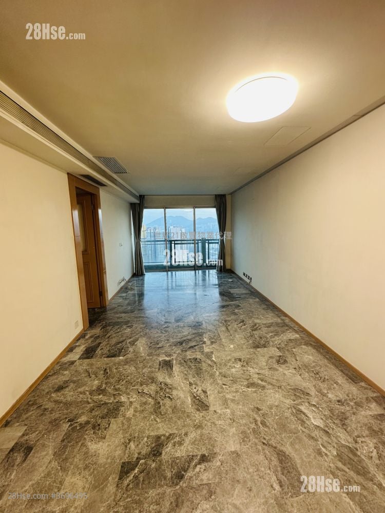 豪门 售盘 3 房 , 2 浴室 815 平方尺