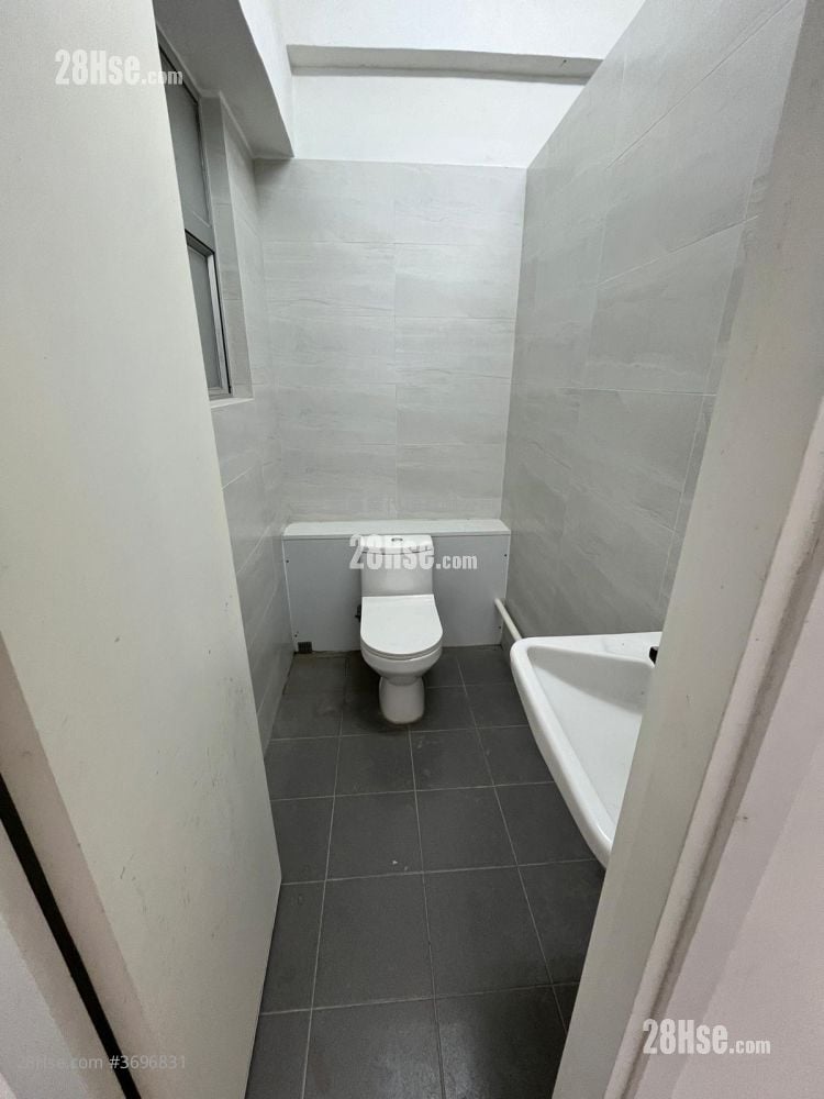 保盈工業大廈 租盤 2 廁所