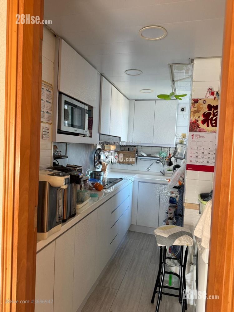 龍成花園 售盤 4 房 , 2 浴室 695 平方呎