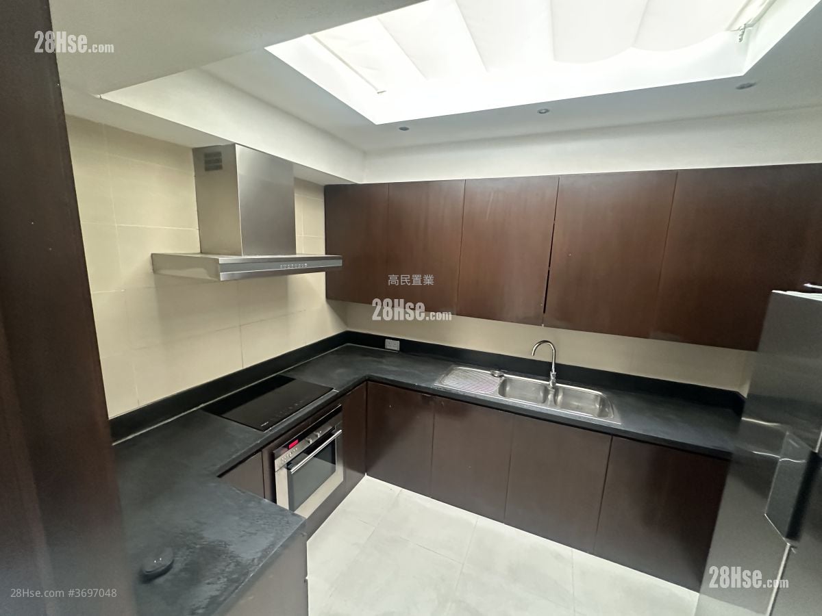 Fullway Garden Sell 3 Bedrooms , 3 Bathrooms 1,449 ft²