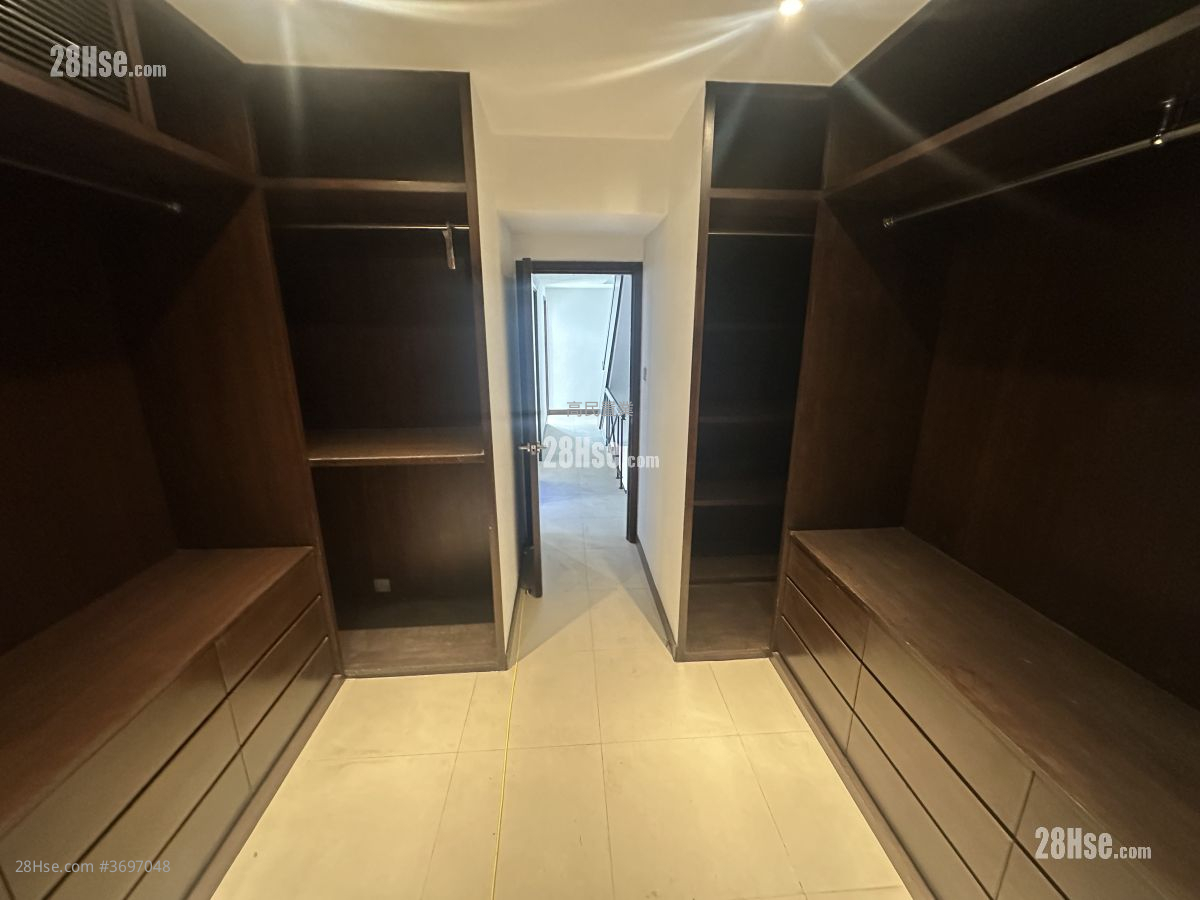 Fullway Garden Sell 3 Bedrooms , 3 Bathrooms 1,449 ft²