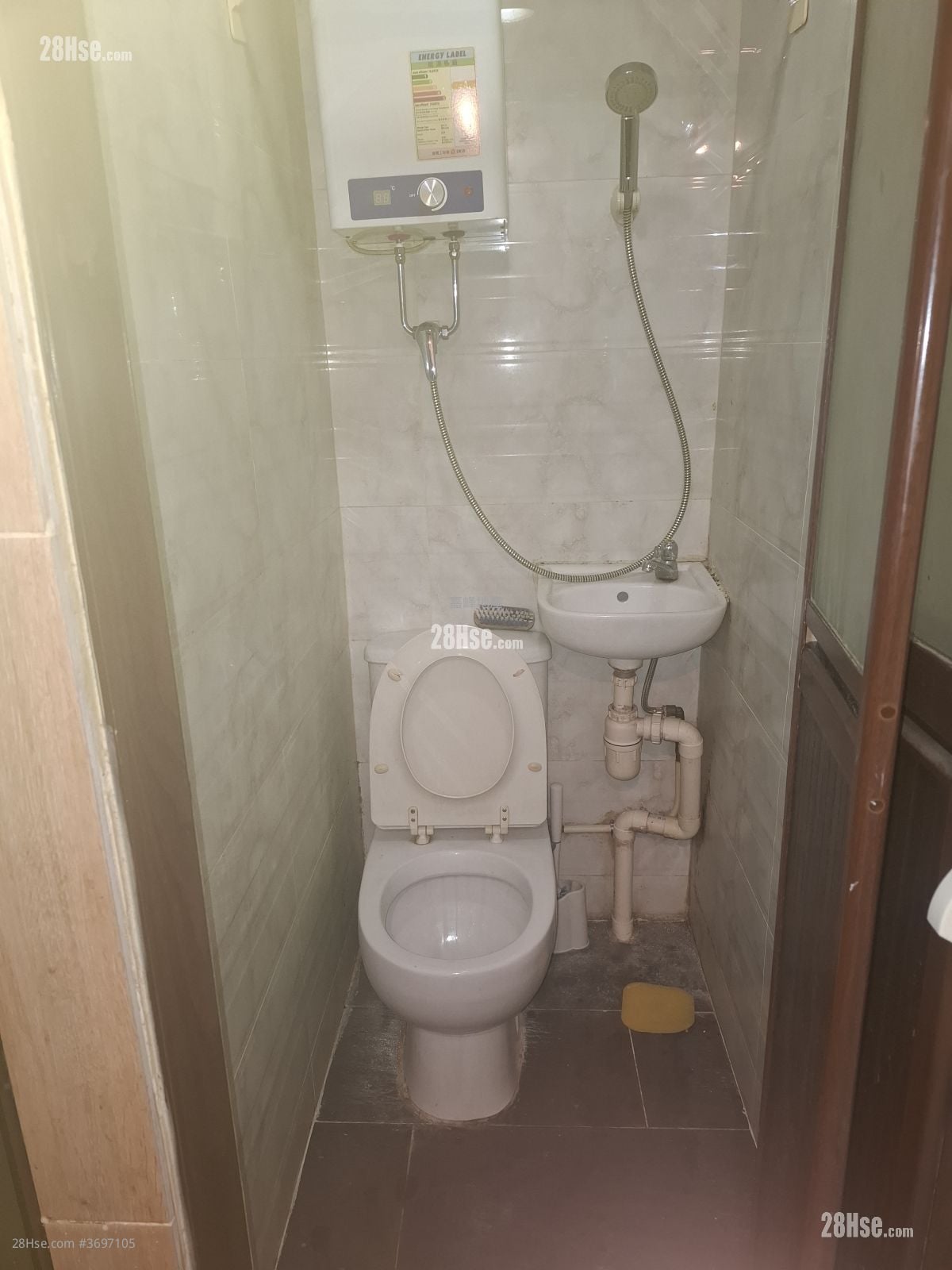 唐樓 租盤 1 浴室 115 平方呎