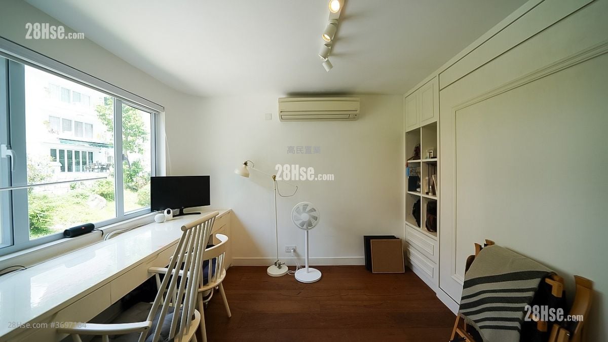 Ho Chung Sell 4 Bedrooms , 3 Bathrooms 2,100 ft²