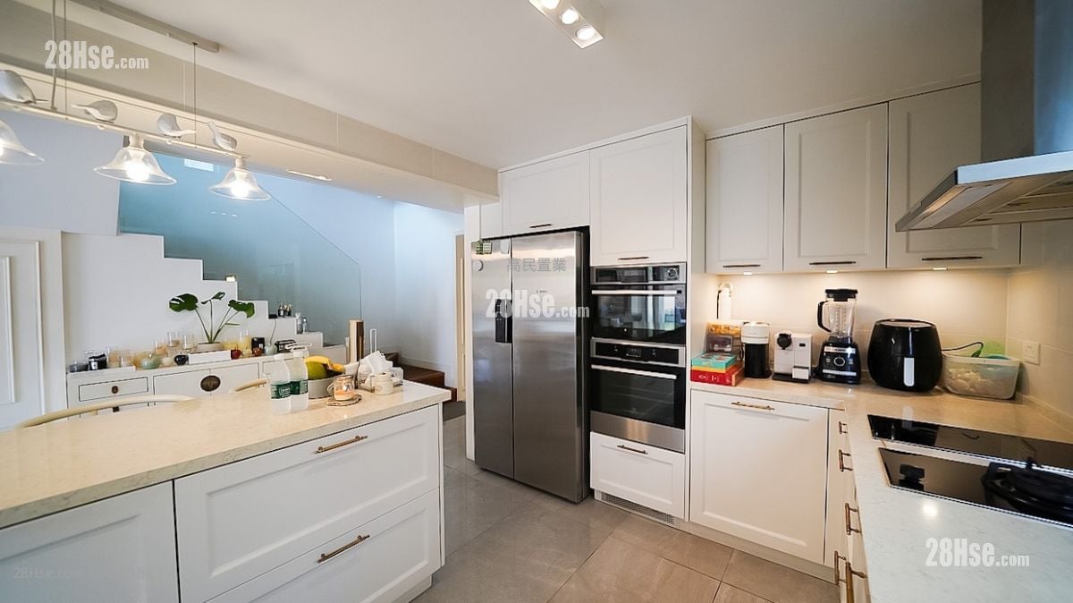 Ho Chung Sell 4 Bedrooms , 3 Bathrooms 2,100 ft²