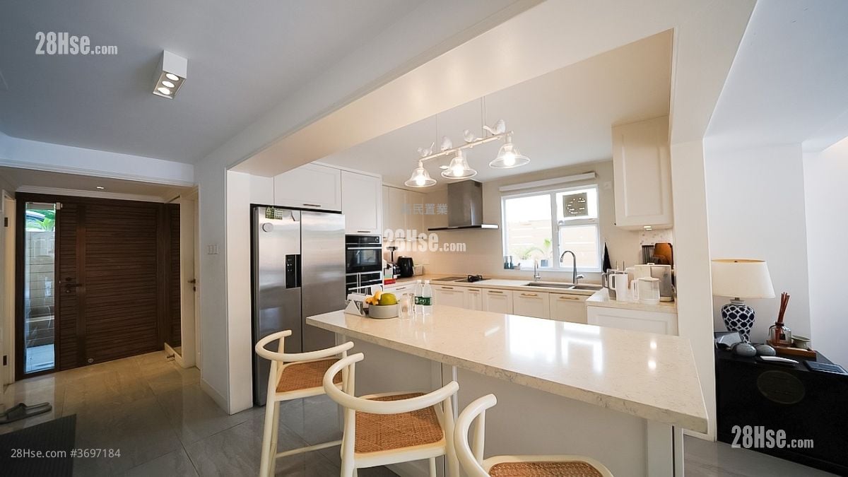 Ho Chung Sell 4 Bedrooms , 3 Bathrooms 2,100 ft²