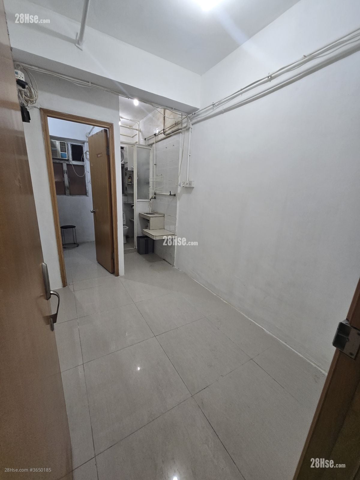 Man Yuen Building Rental 1 Bedroom , 1 Bathroom 150 ft²