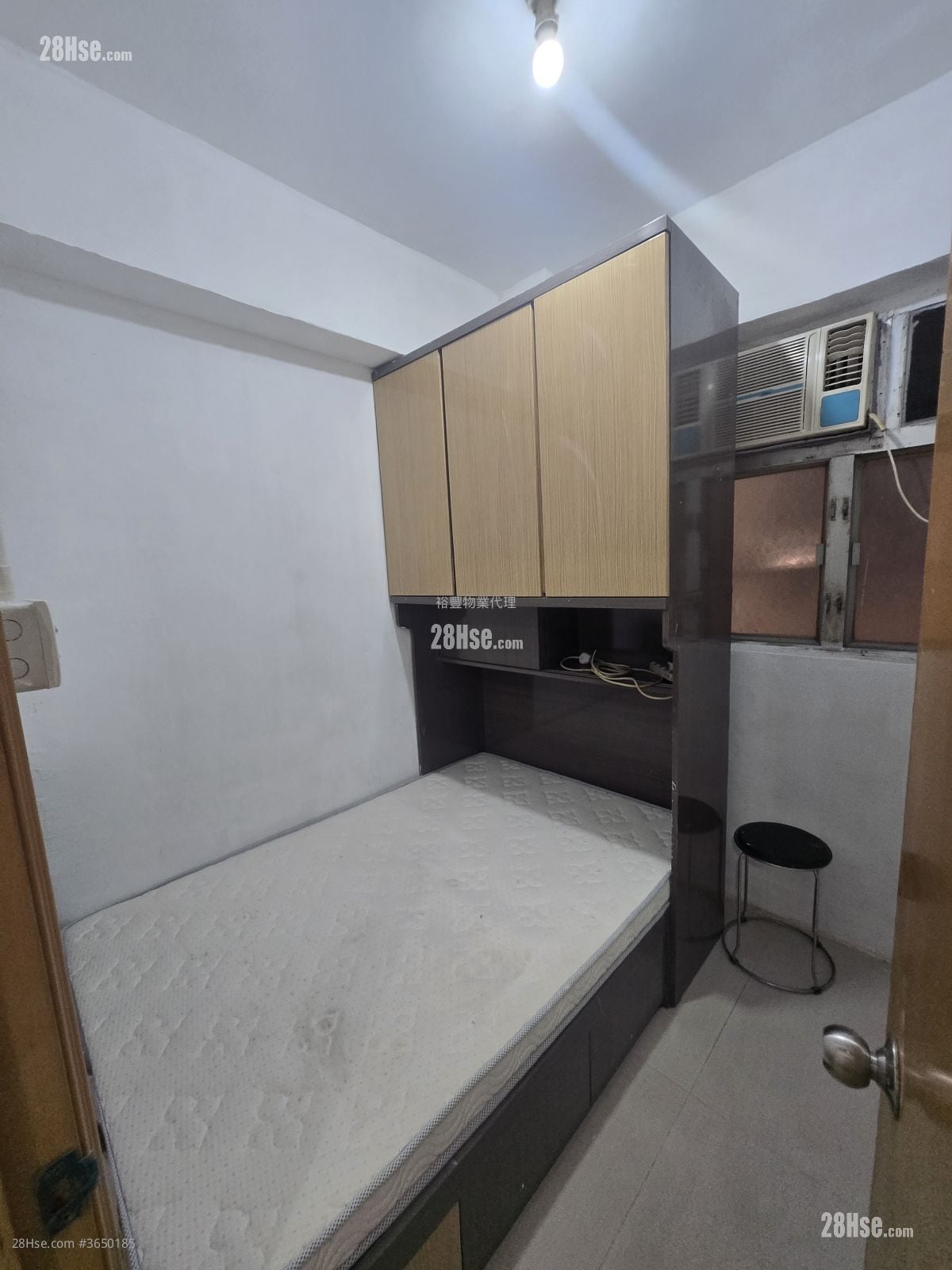 Man Yuen Building Rental 1 Bedroom , 1 Bathroom 150 ft²