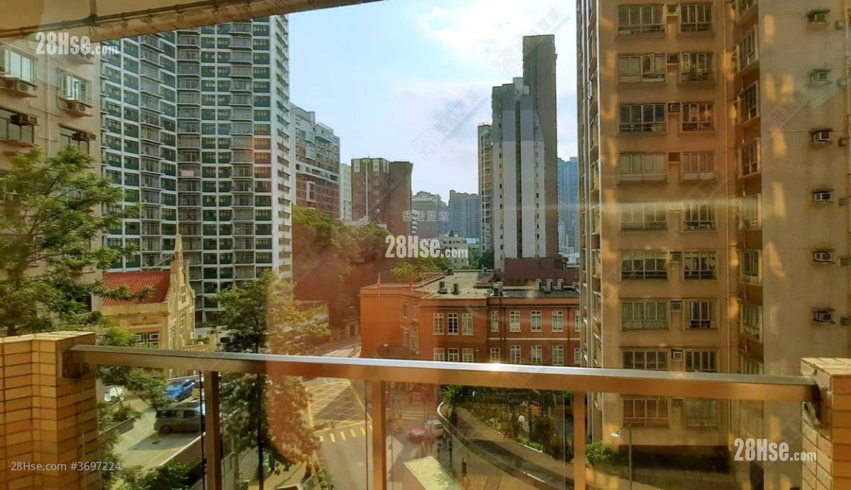 寧養台 售盤 4 房 , 2 浴室 1,418 平方呎