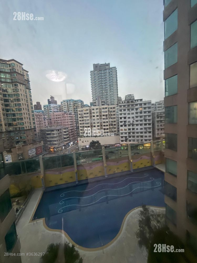 Majestic Park Rental 3 Bedrooms , 2 Bathrooms 800 ft²