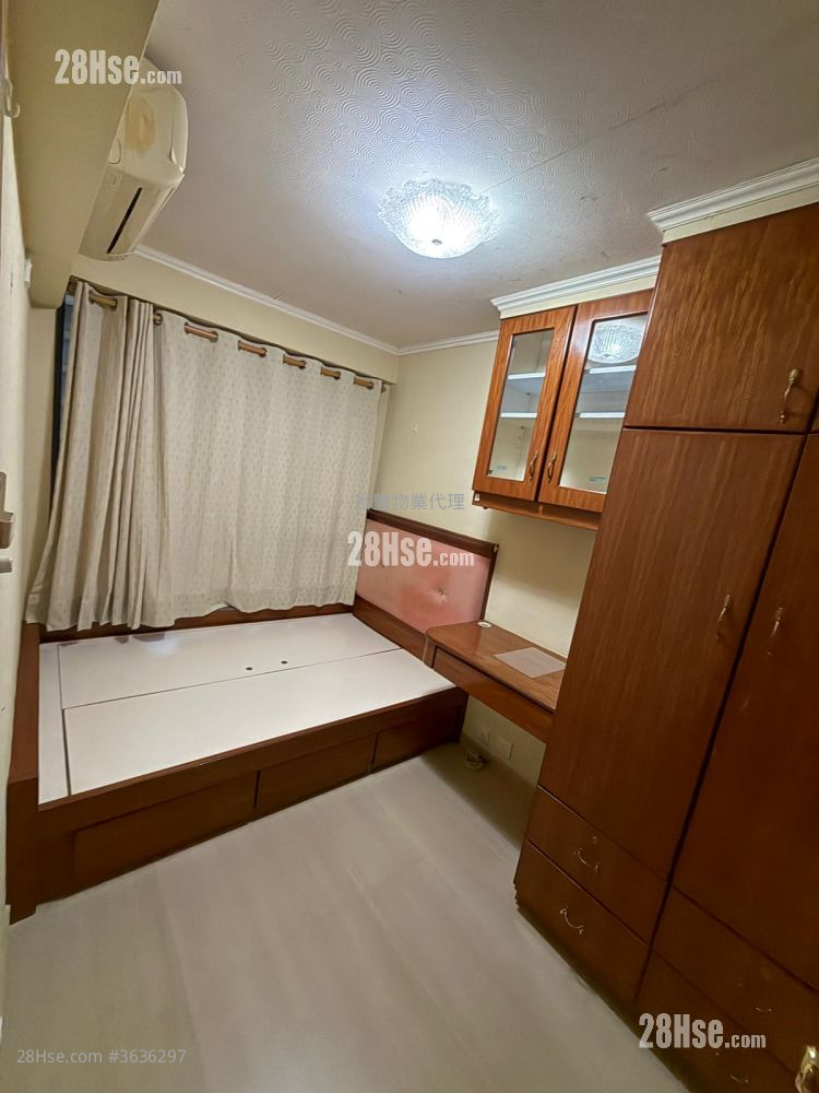 Majestic Park Rental 3 Bedrooms , 2 Bathrooms 800 ft²