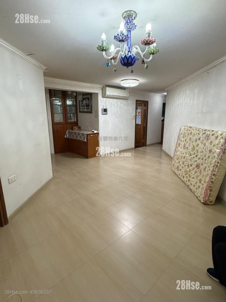 Majestic Park Rental 3 Bedrooms , 2 Bathrooms 800 ft²