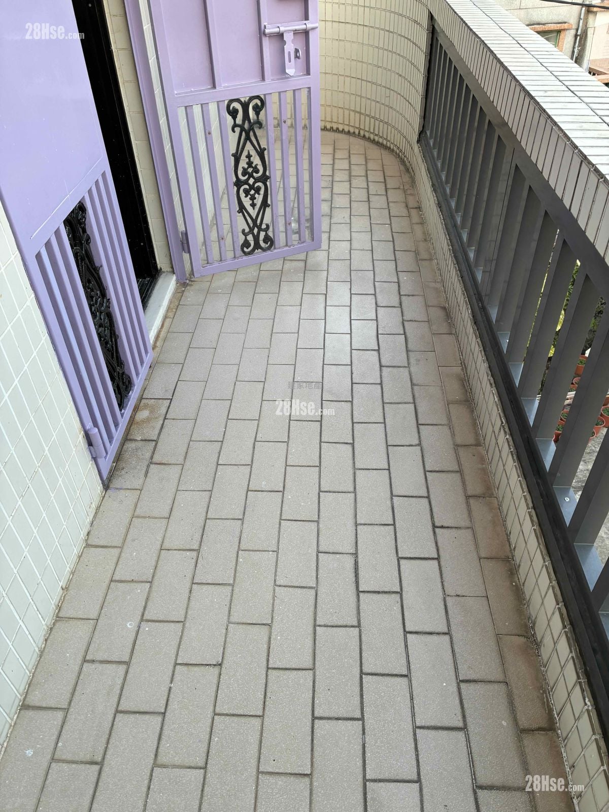 村屋 租盤 3 房 , 1 浴室 700 平方呎