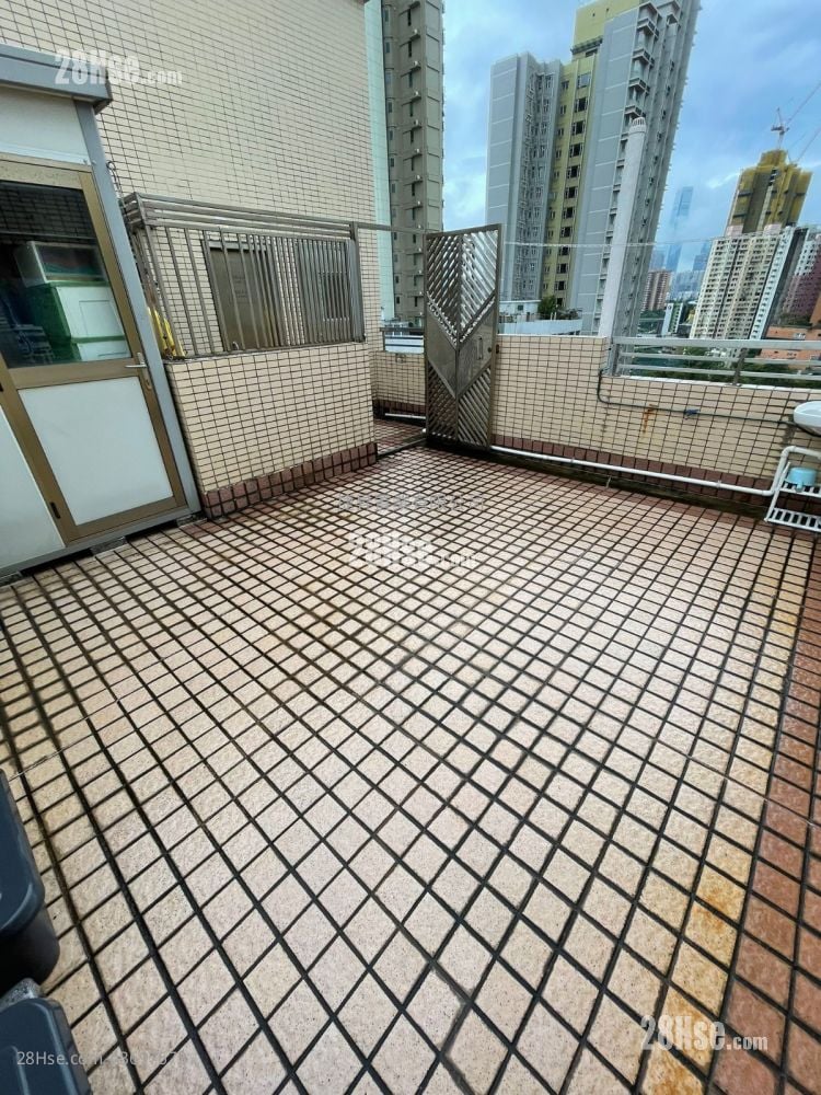 Greenland Court Sell 2 Bedrooms , 1 Bathroom 332 ft²