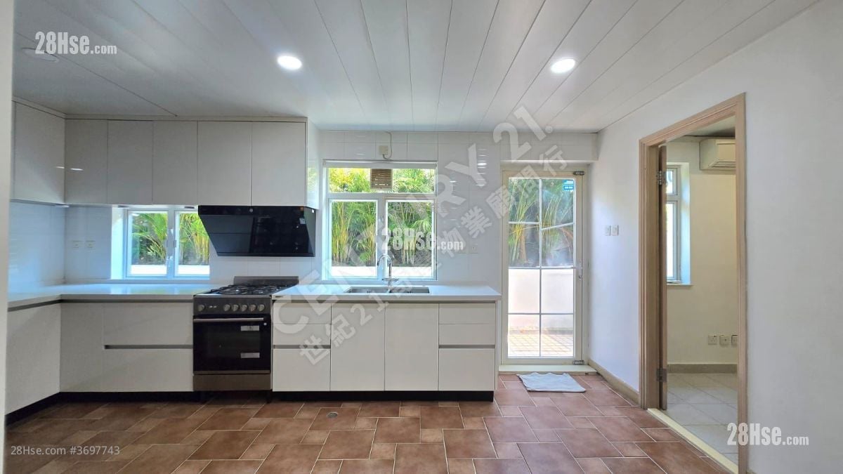 Phoenix Palm Garden Sell 4 Bedrooms , 3 Bathrooms