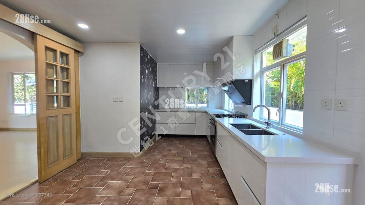 Phoenix Palm Garden Sell 4 Bedrooms , 3 Bathrooms