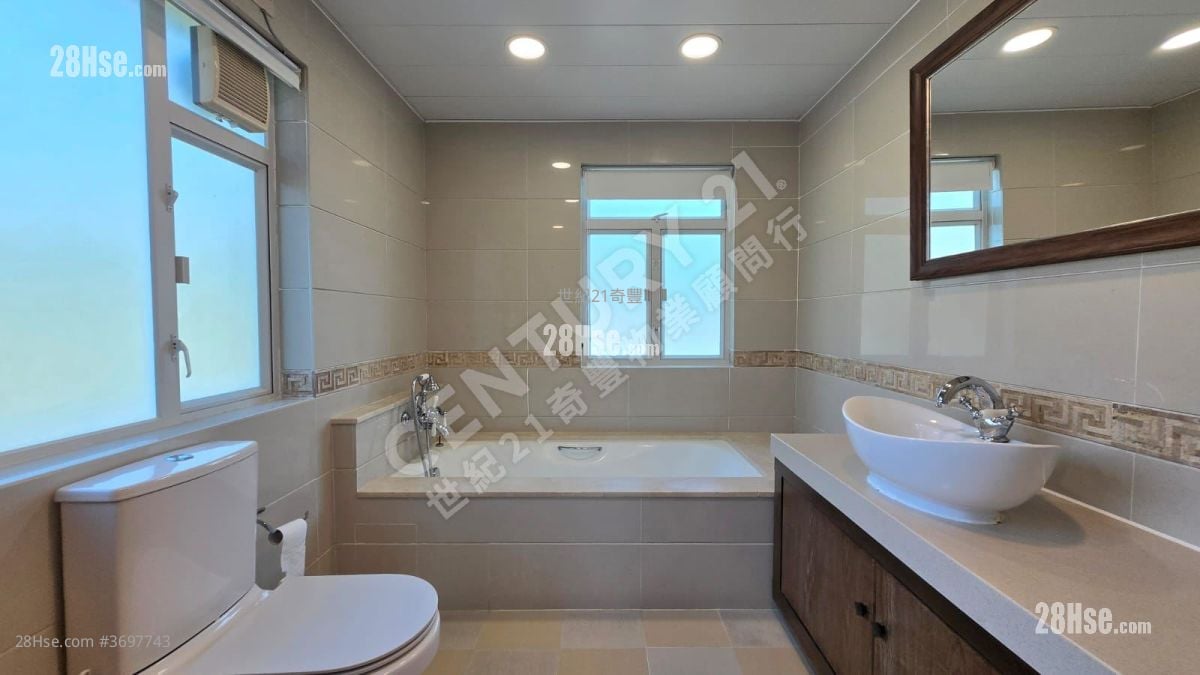 Phoenix Palm Garden Sell 4 Bedrooms , 3 Bathrooms