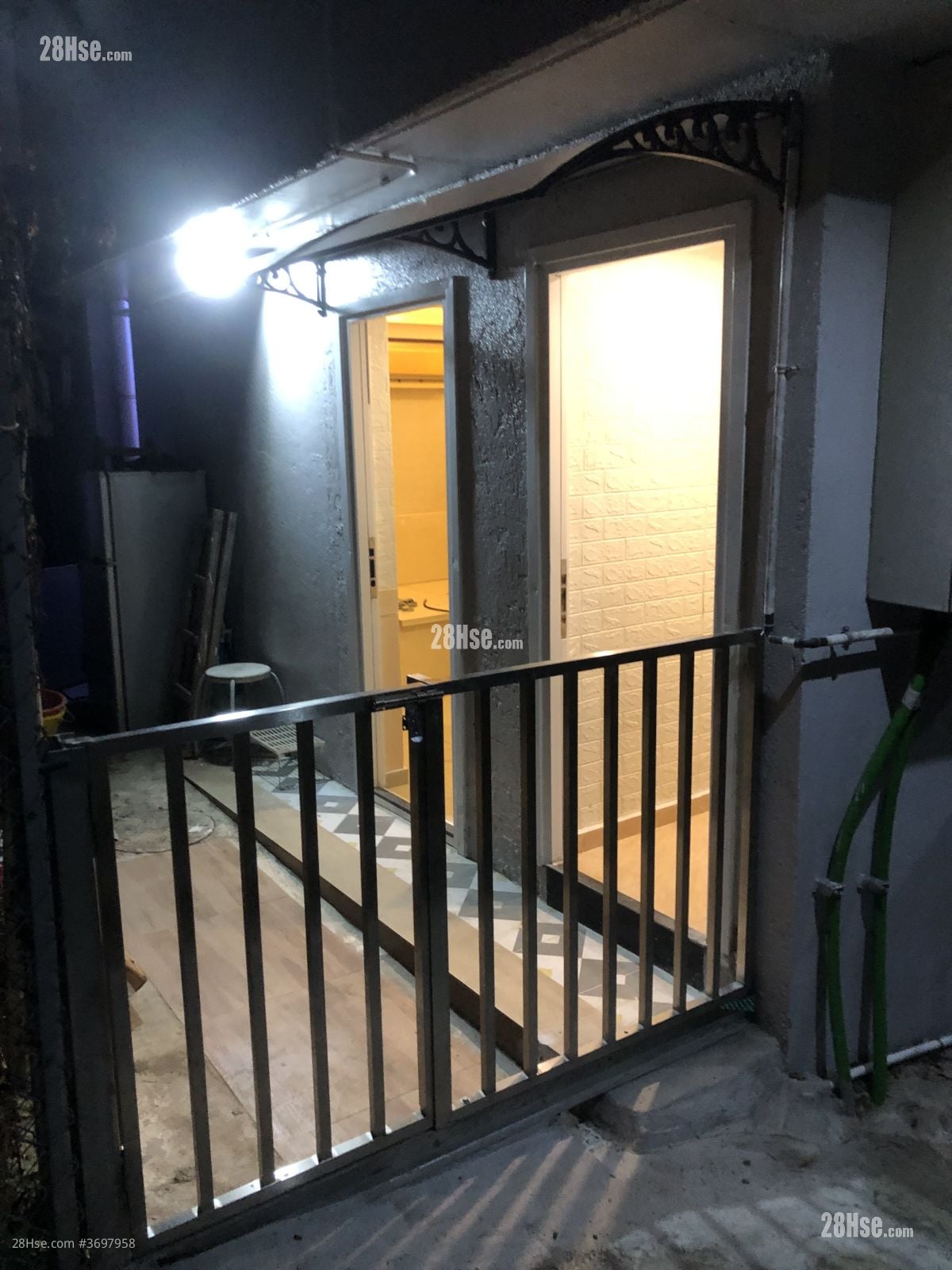 Old Walled Village Rental Studio , 1 Bathroom 150 ft²