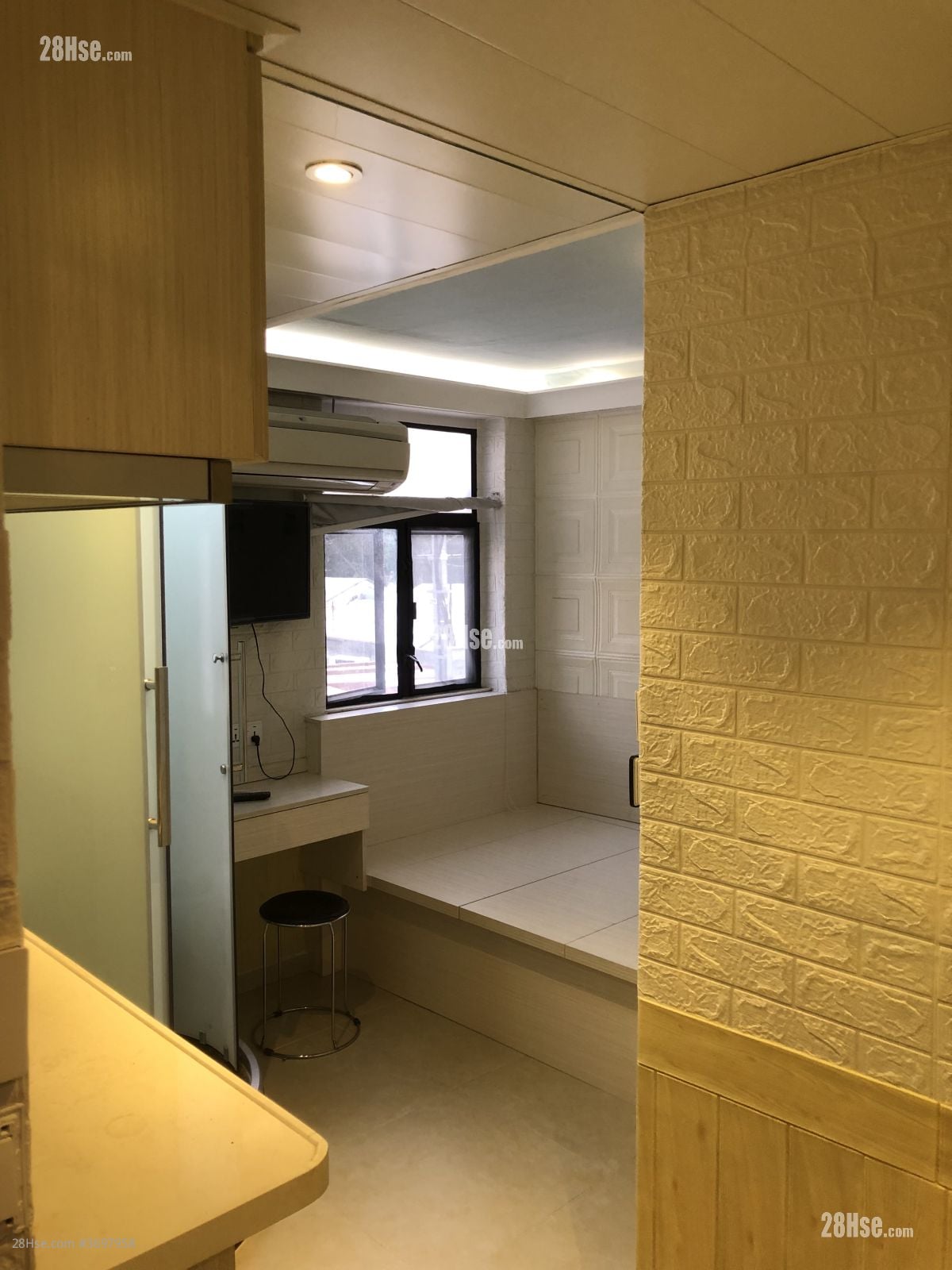 Old Walled Village Rental Studio , 1 Bathroom 150 ft²