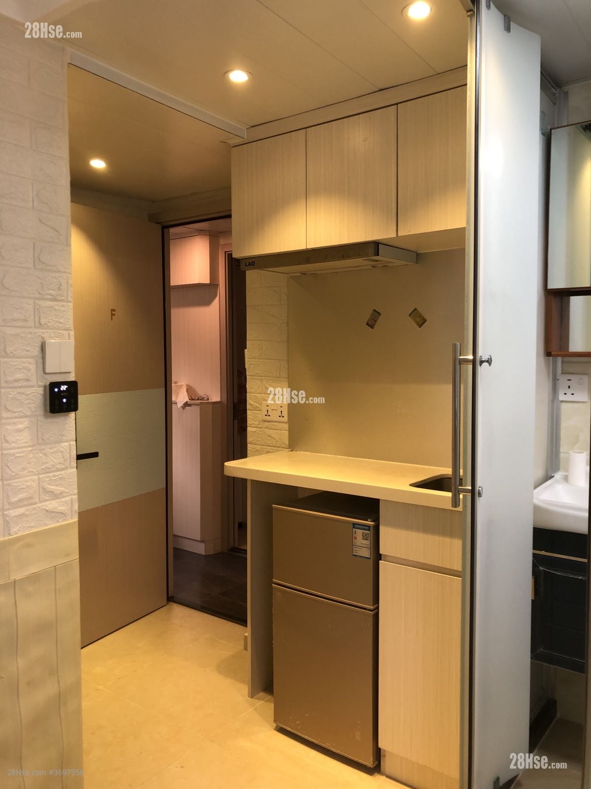 Old Walled Village Rental Studio , 1 Bathroom 150 ft²