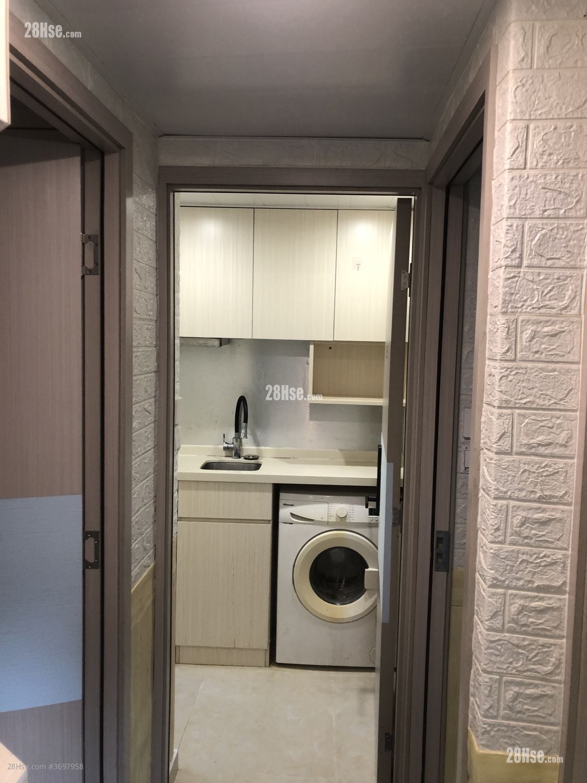 Old Walled Village Rental Studio , 1 Bathroom 150 ft²