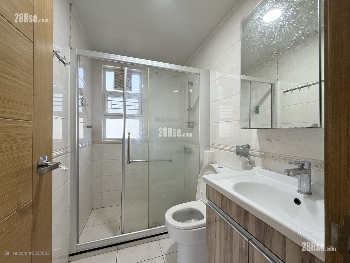 村屋 售盘 2 房 , 2 浴室 780 平方尺