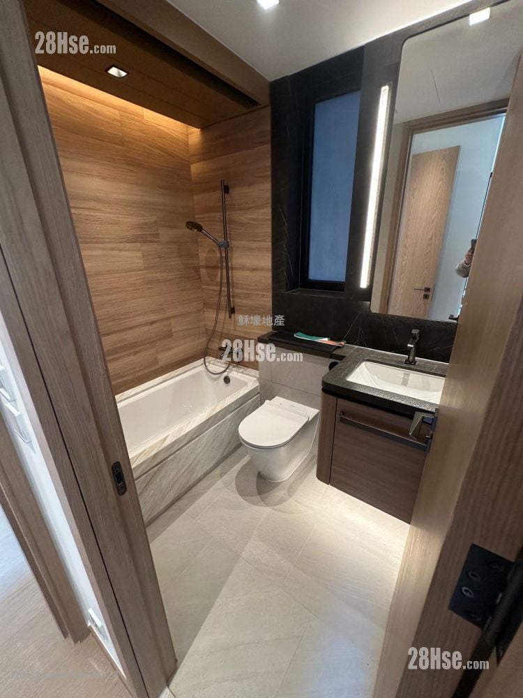 朗賢峯 租盤 3 房 , 2 浴室 846 平方呎