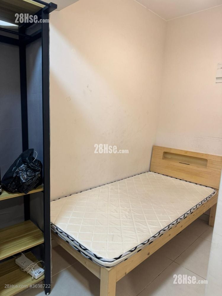 Burlington House Rental Studio 135 ft²