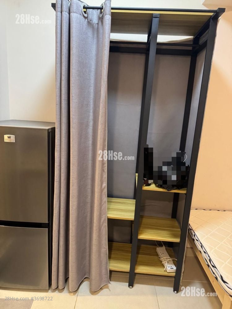 Burlington House Rental Studio 135 ft²