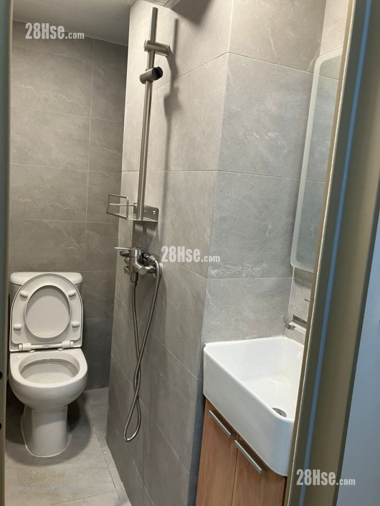 Burlington House Rental Studio 135 ft²