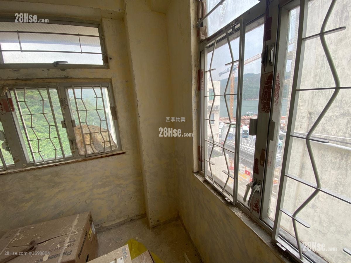 银辉大厦 售盘 1 房 , 1 浴室 318 平方尺