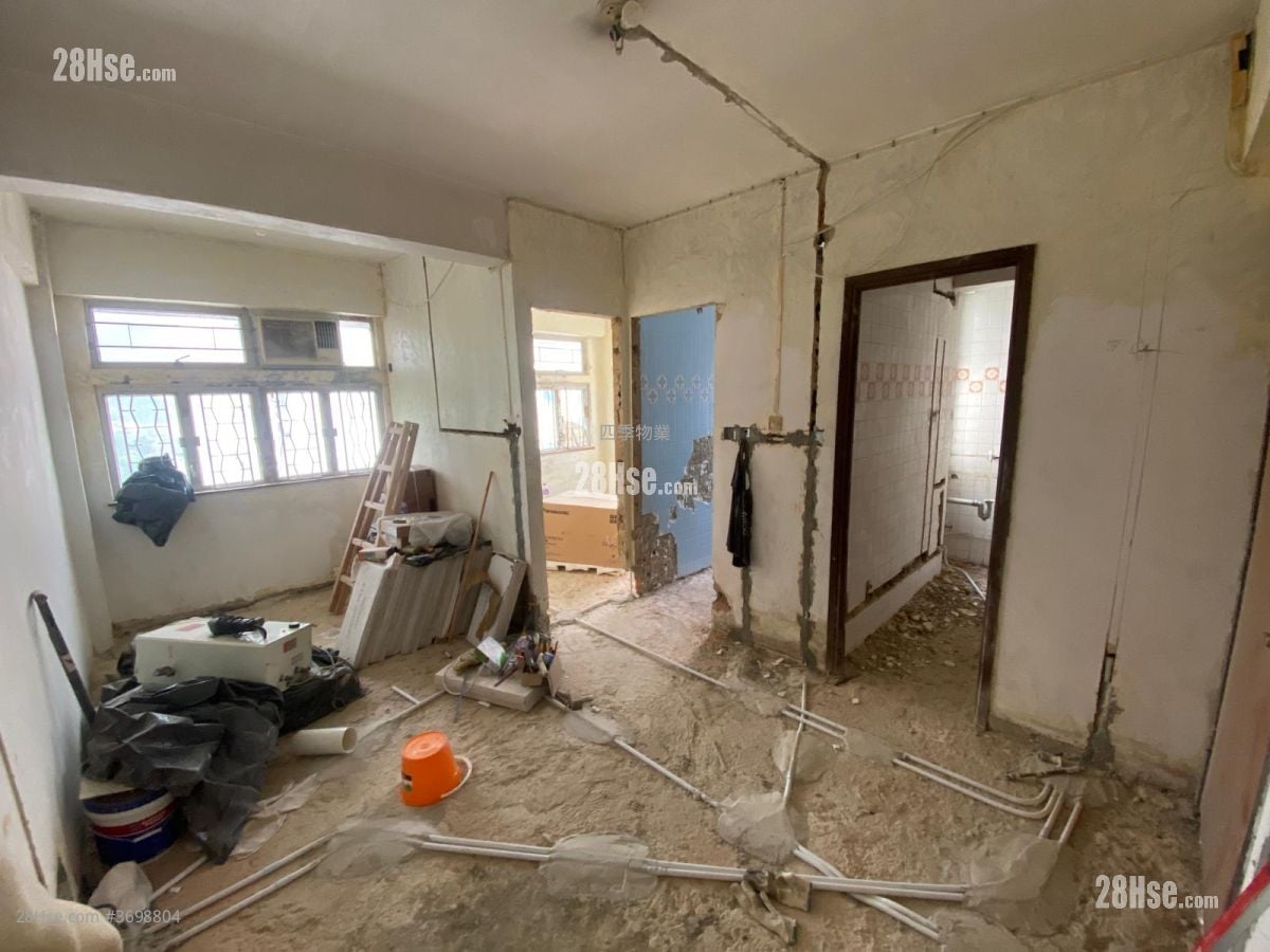 银辉大厦 售盘 1 房 , 1 浴室 318 平方尺