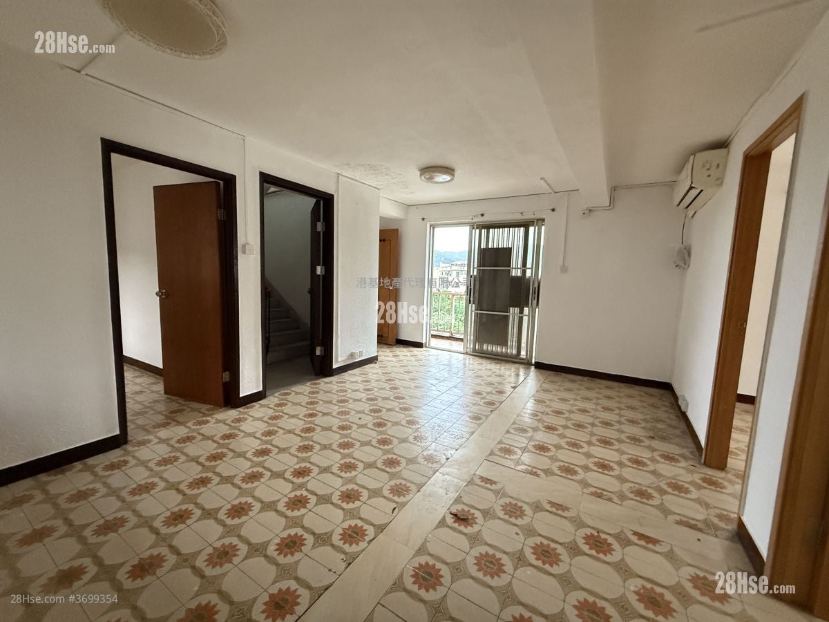 村屋 售盘 3 房 , 1 浴室 700 平方尺