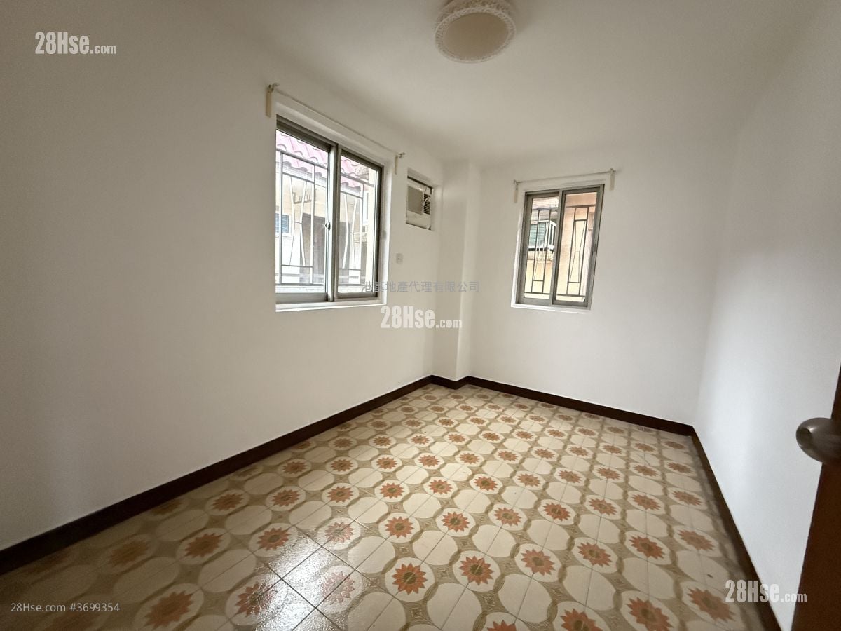 村屋 售盘 3 房 , 1 浴室 700 平方尺