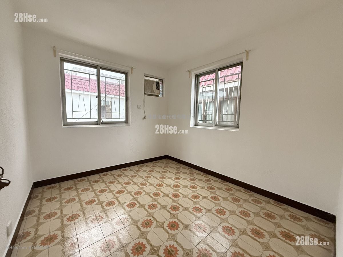 村屋 售盘 3 房 , 1 浴室 700 平方尺