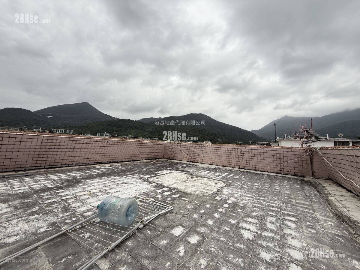 村屋 售盘 3 房 , 1 浴室 700 平方尺