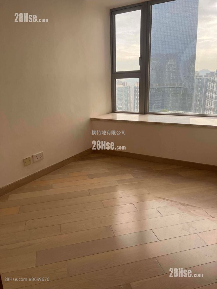 The Latitude Rental 3 Bedrooms , 3 Bathrooms 825 ft²