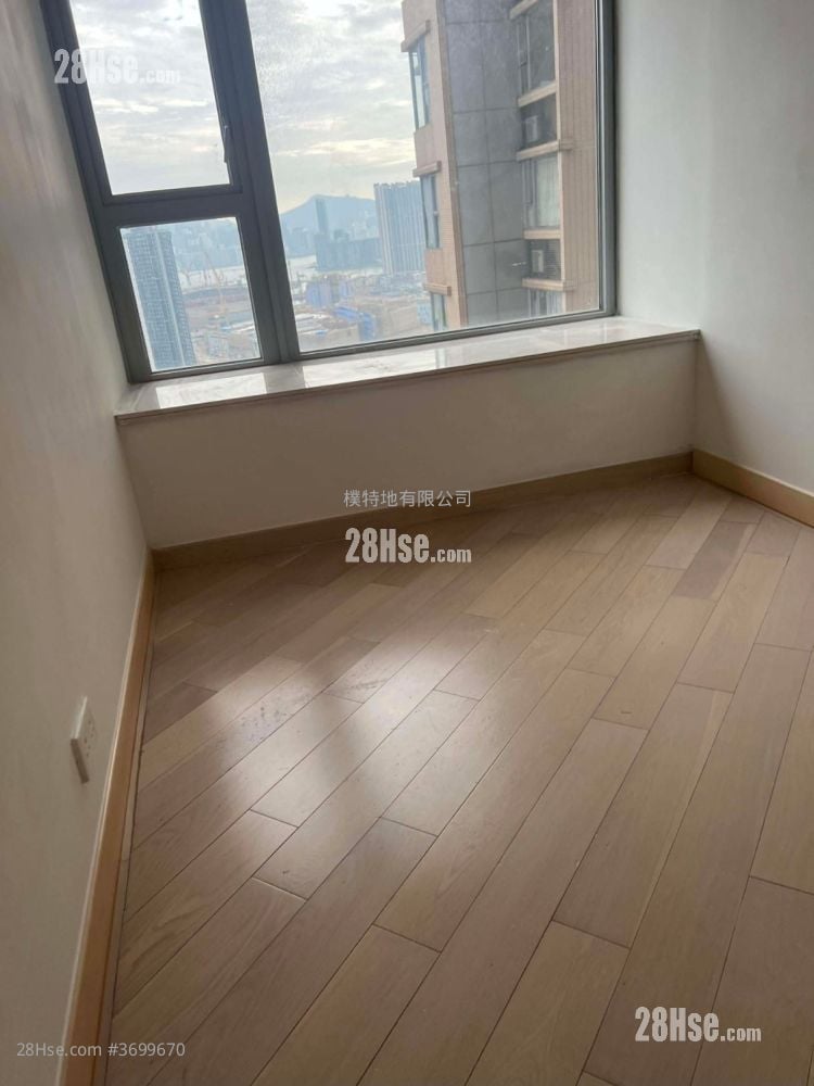 The Latitude Rental 3 Bedrooms , 3 Bathrooms 825 ft²