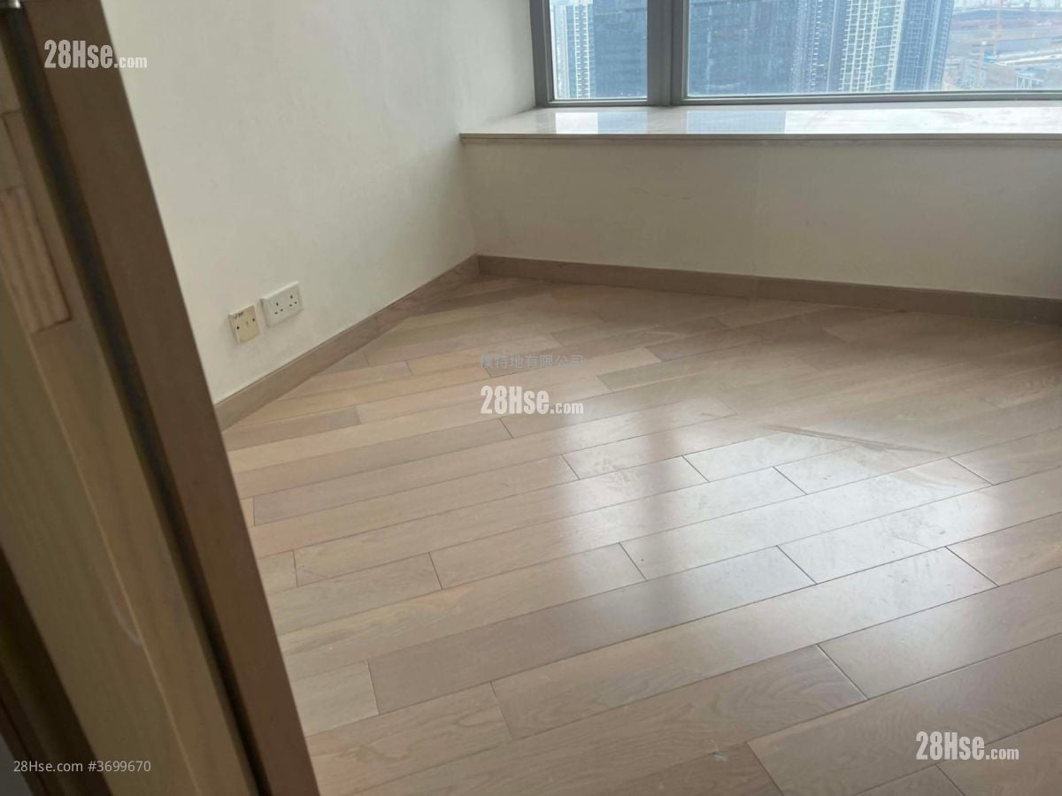 The Latitude Rental 3 Bedrooms , 3 Bathrooms 825 ft²