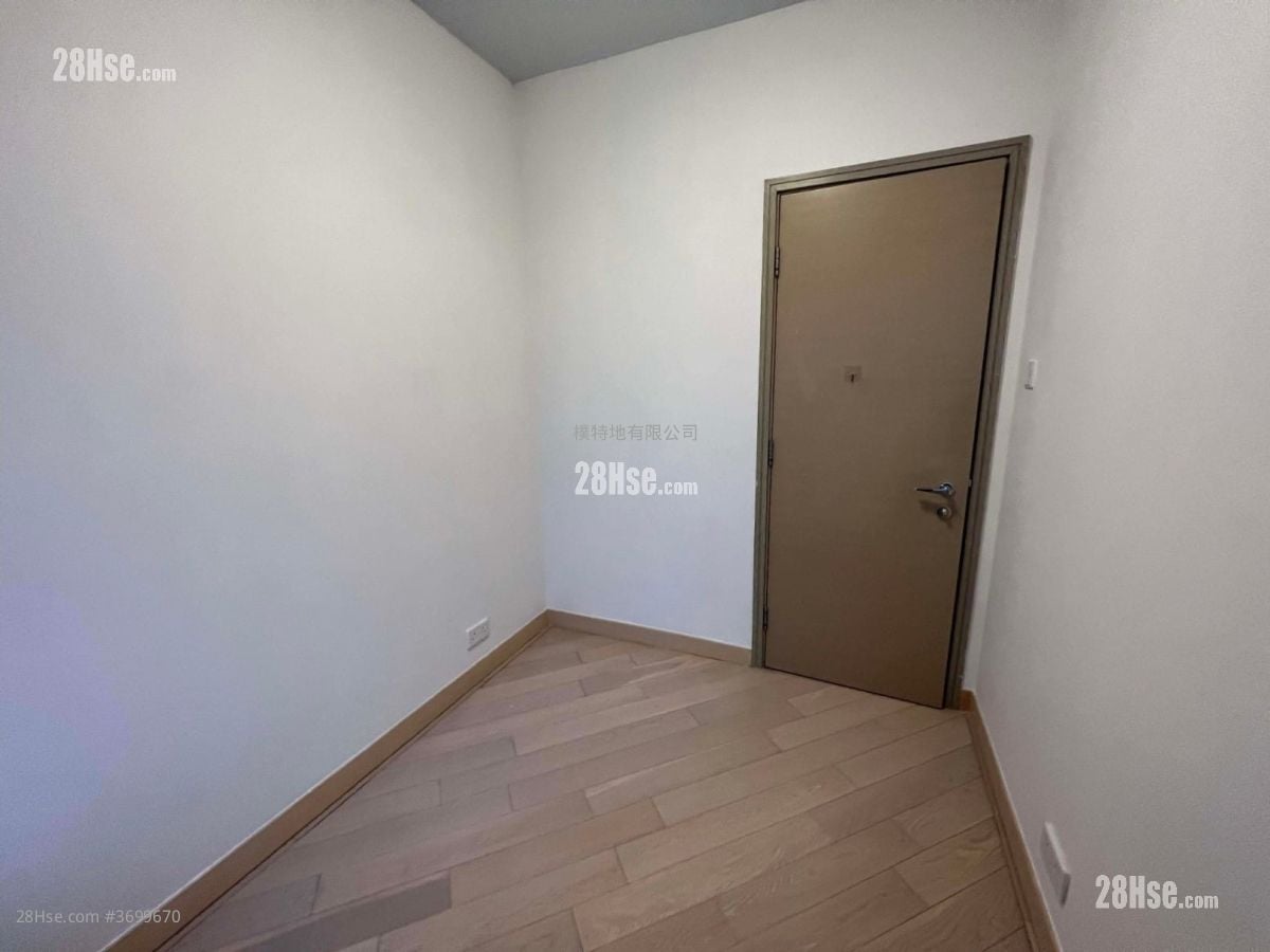 The Latitude Rental 3 Bedrooms , 3 Bathrooms 825 ft²