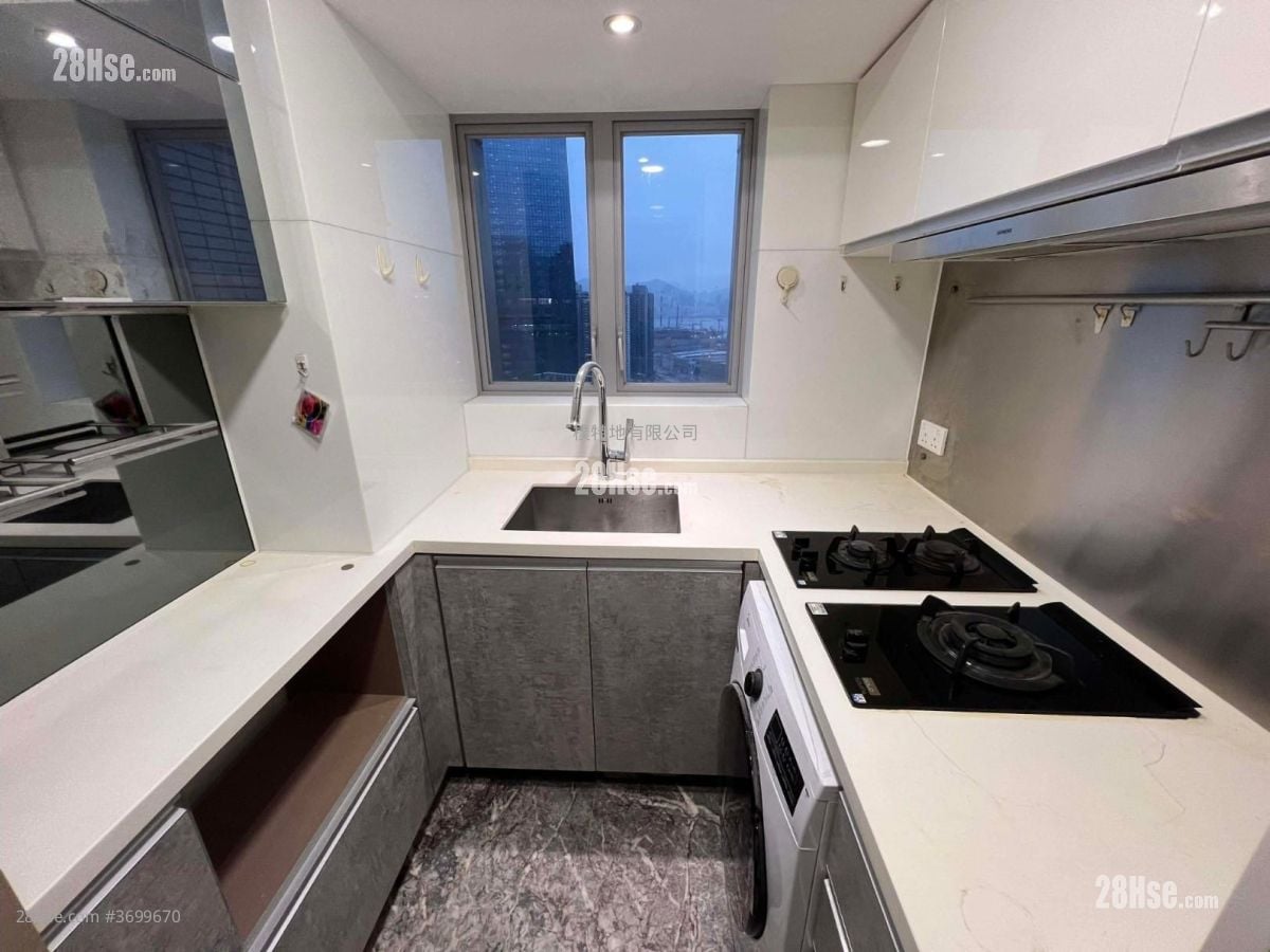 The Latitude Rental 3 Bedrooms , 3 Bathrooms 825 ft²