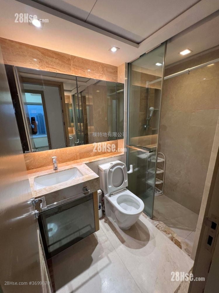 The Latitude Rental 3 Bedrooms , 3 Bathrooms 825 ft²