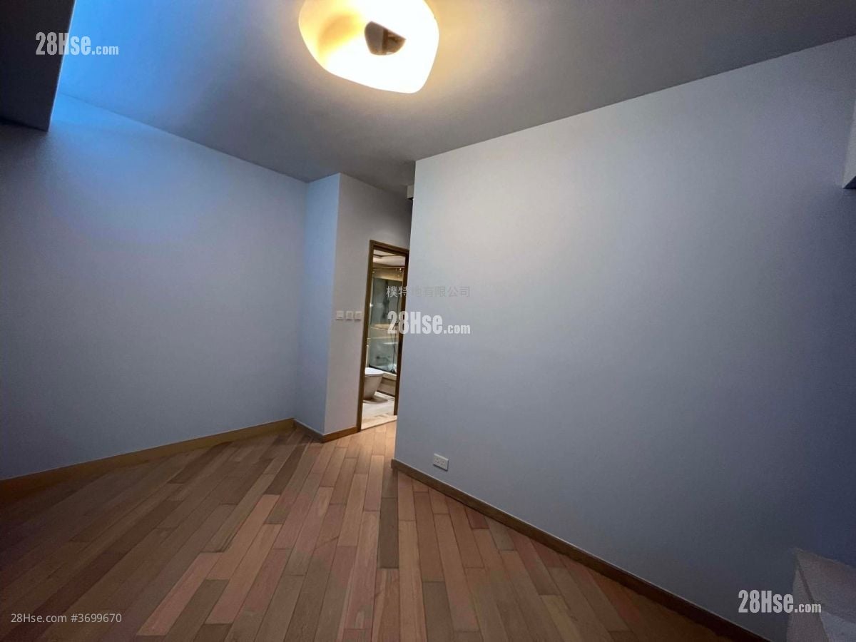 The Latitude Rental 3 Bedrooms , 3 Bathrooms 825 ft²