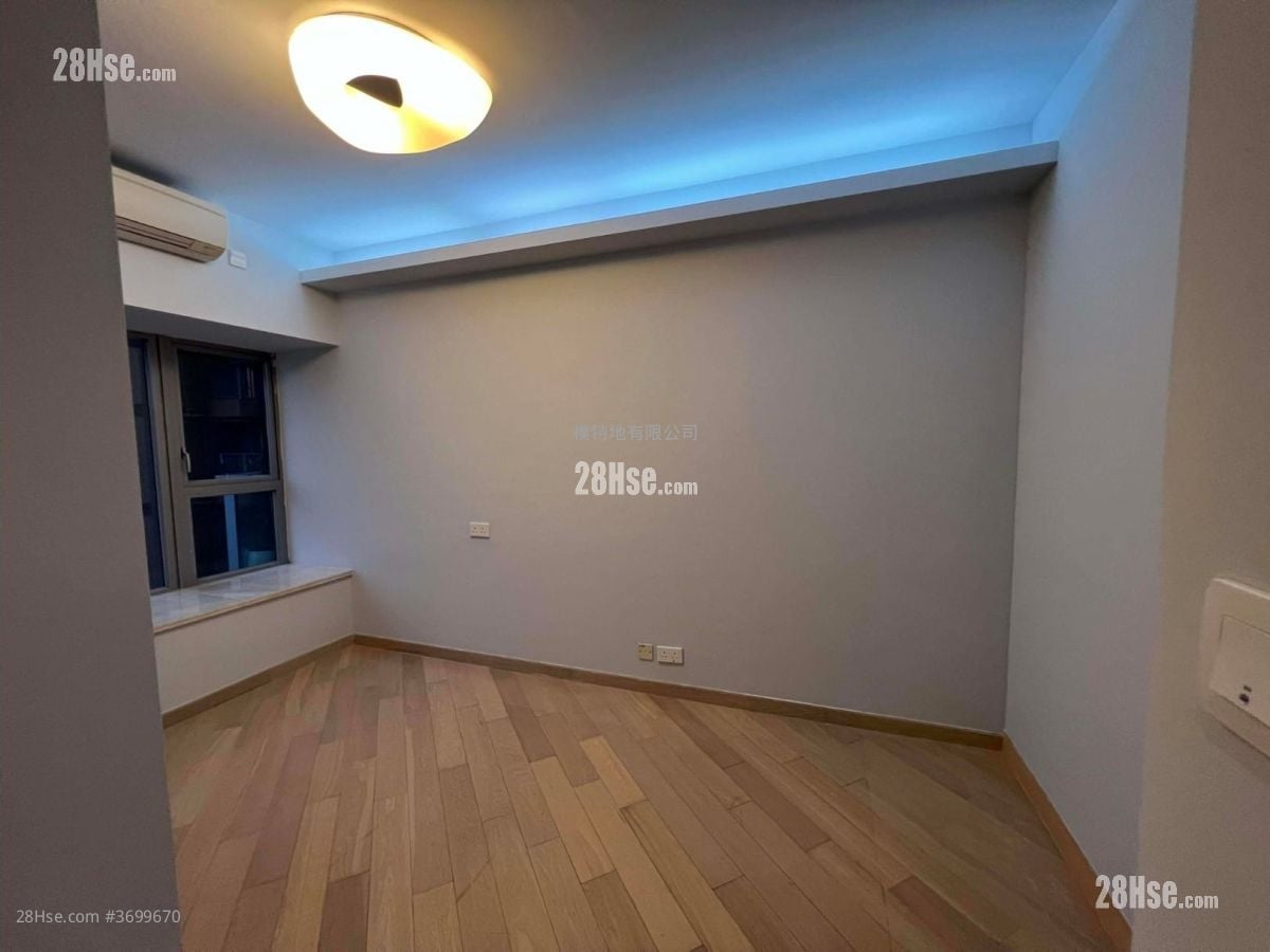 The Latitude Rental 3 Bedrooms , 3 Bathrooms 825 ft²