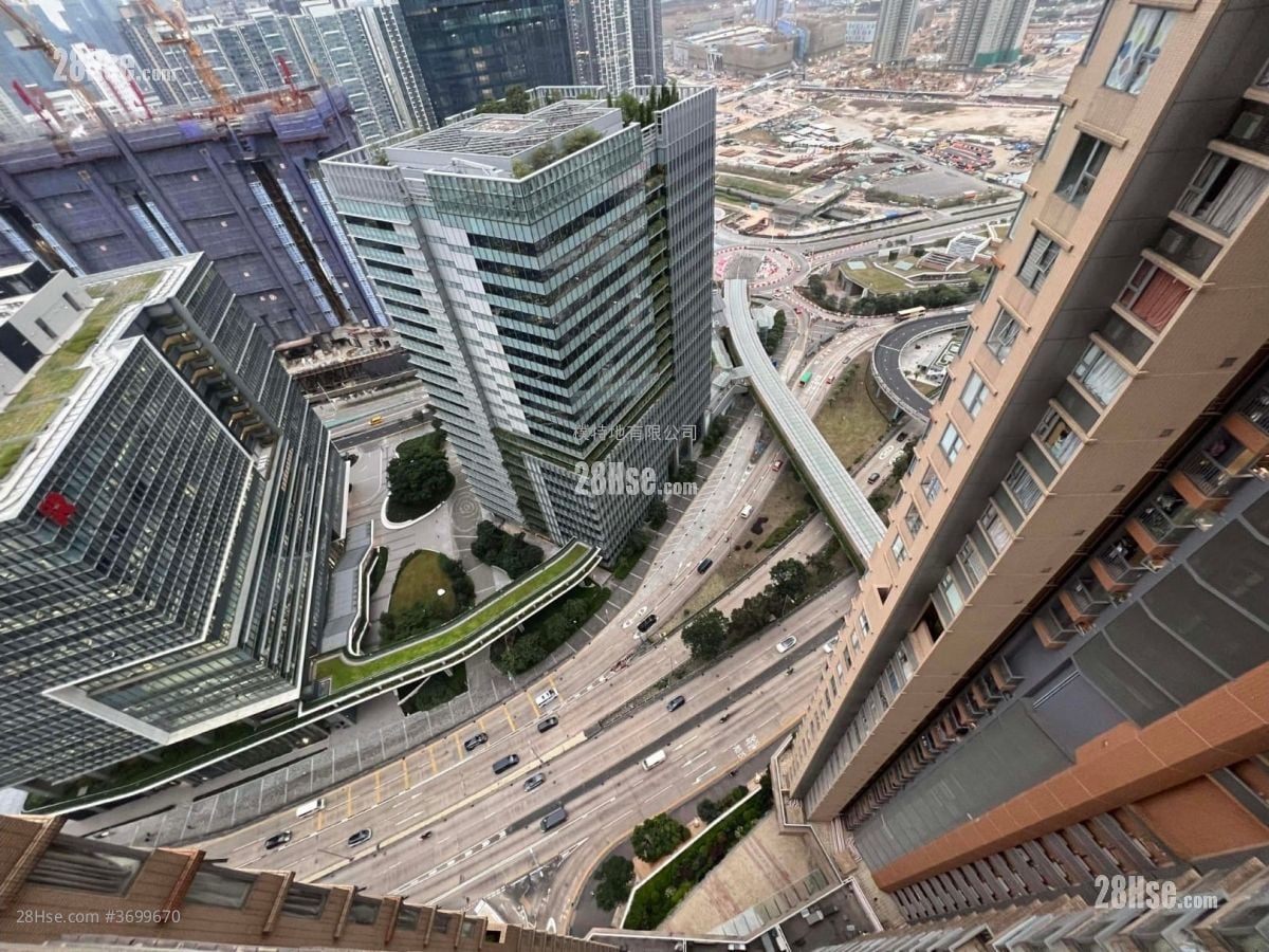 The Latitude Rental 3 Bedrooms , 3 Bathrooms 825 ft²