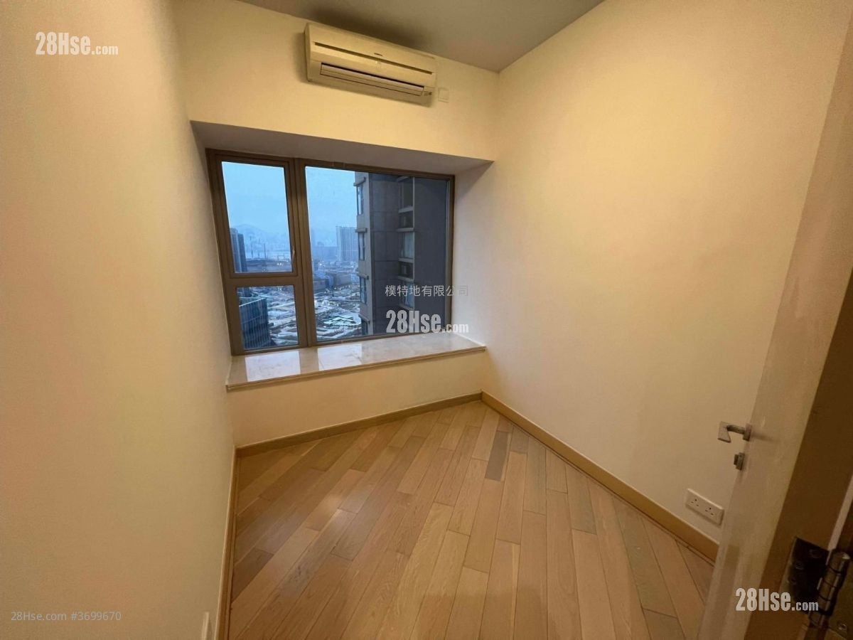 The Latitude Rental 3 Bedrooms , 3 Bathrooms 825 ft²