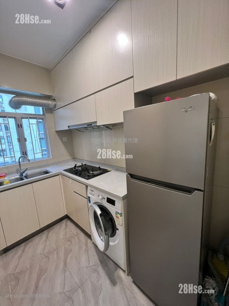 Sea Breeze Court Sell 3 Bedrooms , 2 Bathrooms 691 ft²