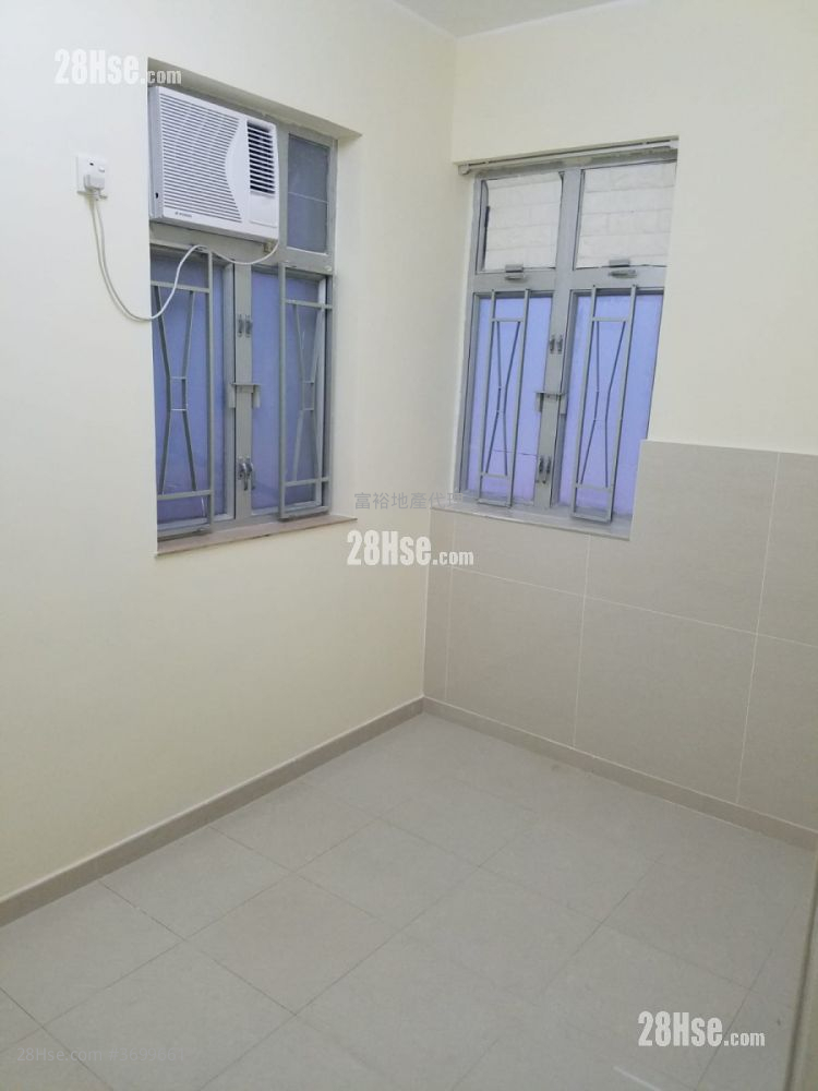 唐樓 租盤 開放式間隔 120 平方呎