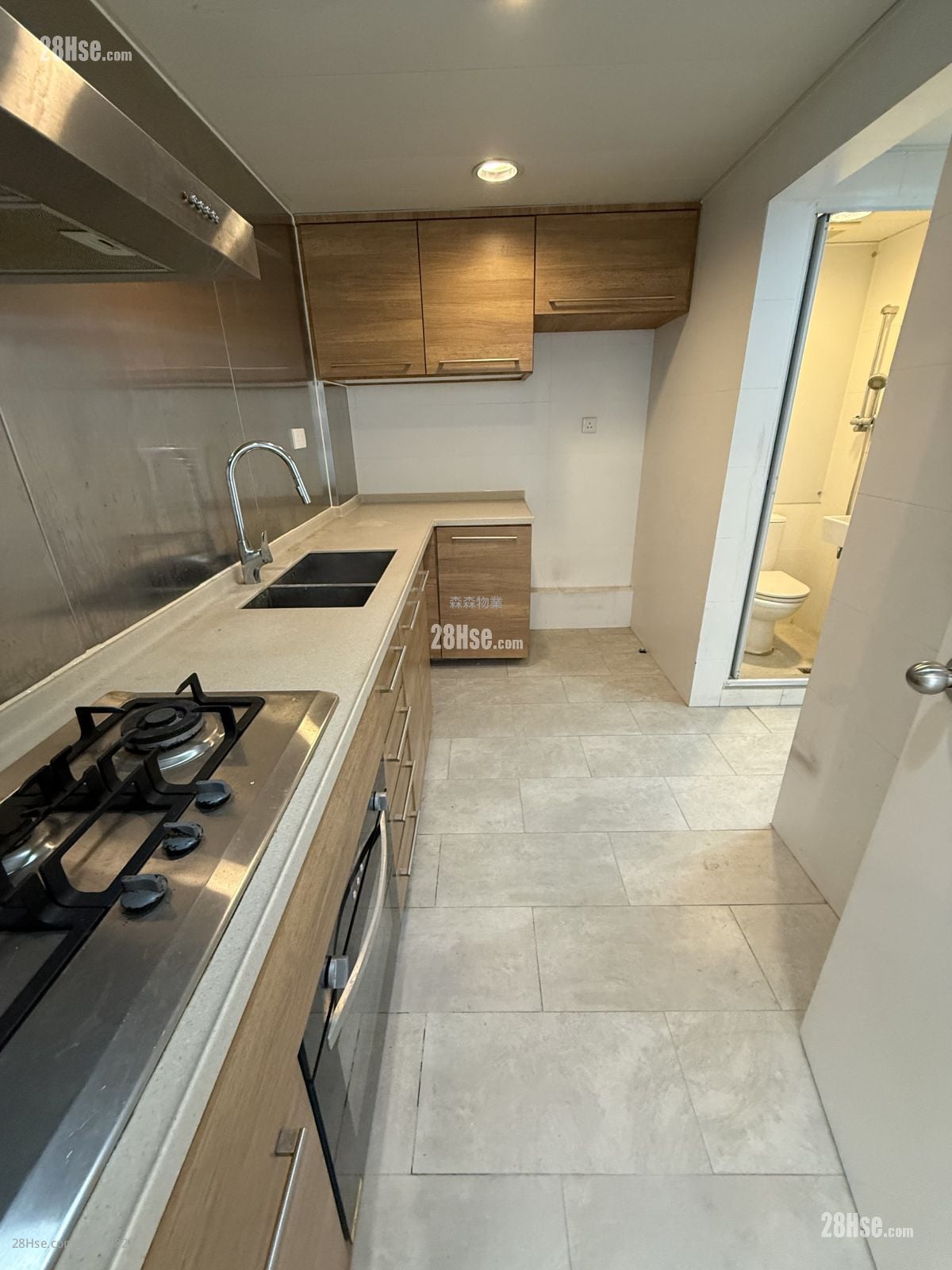 海濱大廈 租盤 3 房 , 2 浴室 1,068 平方呎