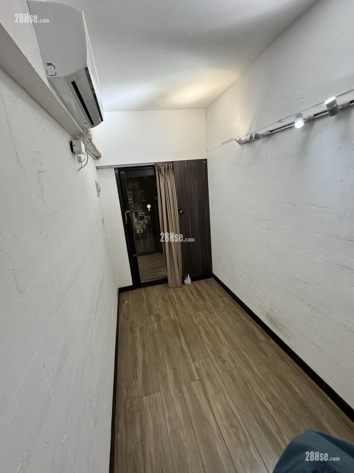 嘉名工廠大廈 租盤 開放式間隔 100 平方呎