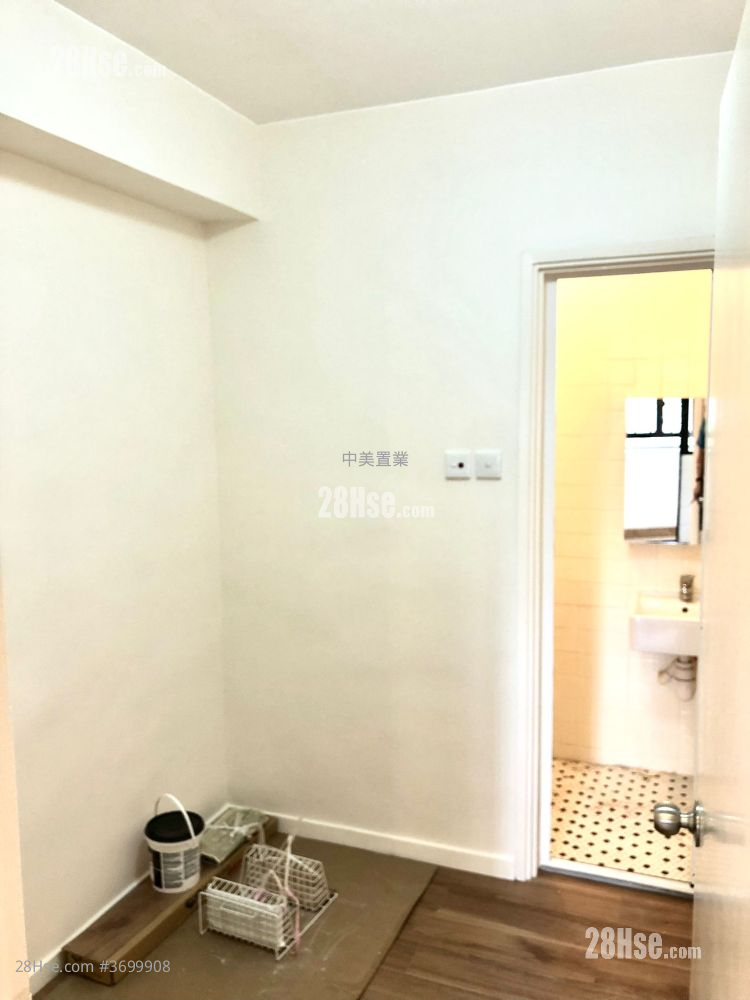 龙华花园 售盘 3 房 , 2 浴室 976 平方尺